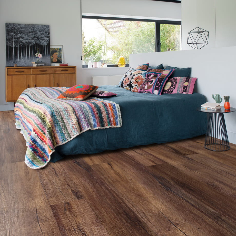 Виниловый пол SPC Floor Canyon Brown 9354 в интерьере