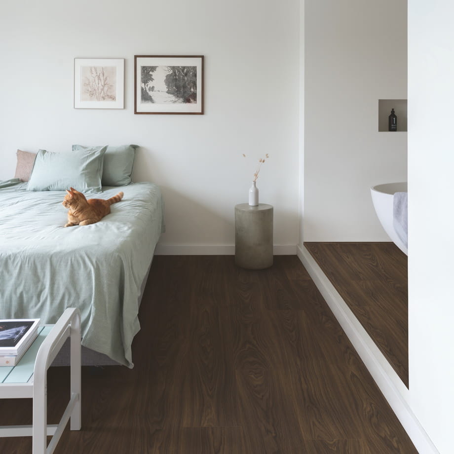Ламинат Quick-Step Дуб Мокко Коричневый CLH5797 Classic в интерьере