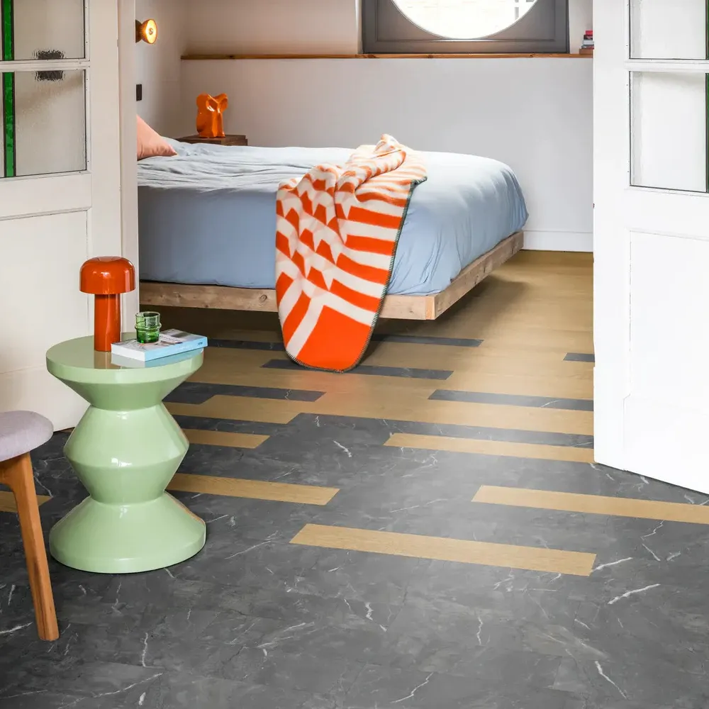 Замковый BerryAlloc Spirit Soul CLCF 55 Herringbone Zigi в интерьере палубой совмесно с BerryAlloc Spirit Soul CLCF 55 Herringbone Eliza