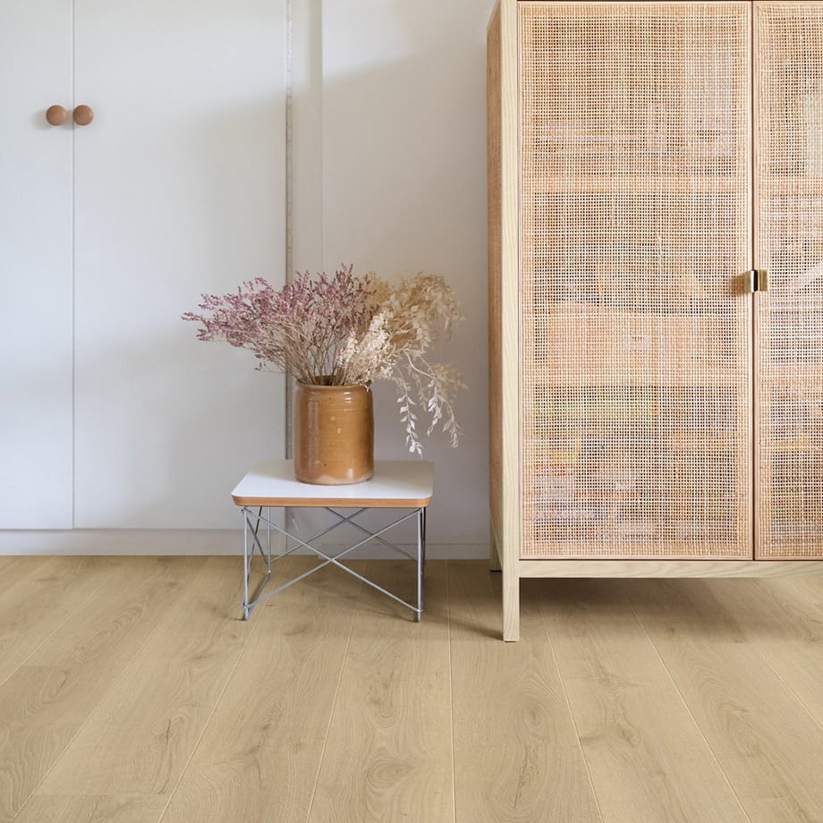 Ламинат Pergo Дуб Сити L1251-03868 Skara pro в интерьере 2