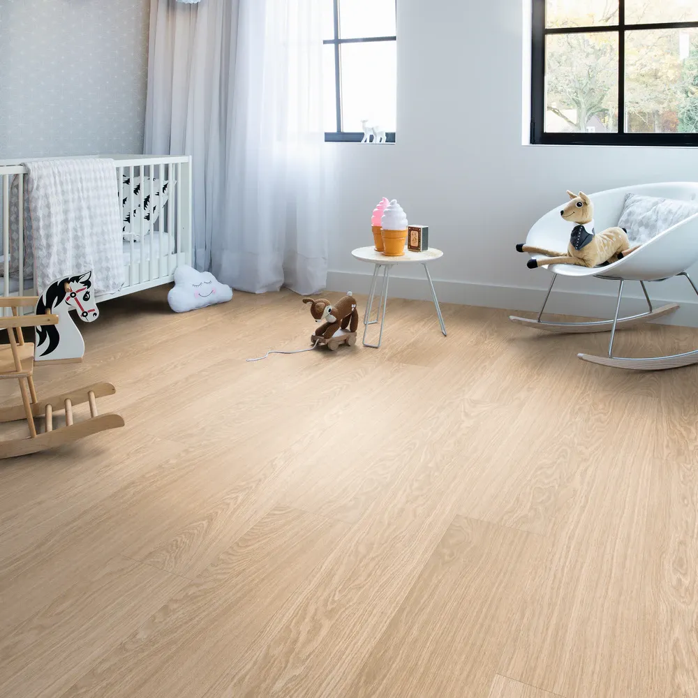 Quick-Step Alpha винил Bloom AVMPU40097 Дуб Чистый Румяный в интерьере 1