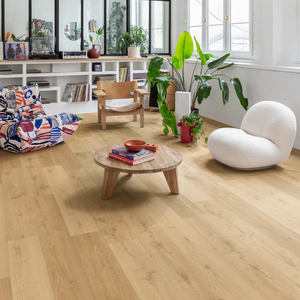 Quick-Step Alpha винил Bloom AVMPU40316 Дуб Элегантный Натуральный в интерьере 1