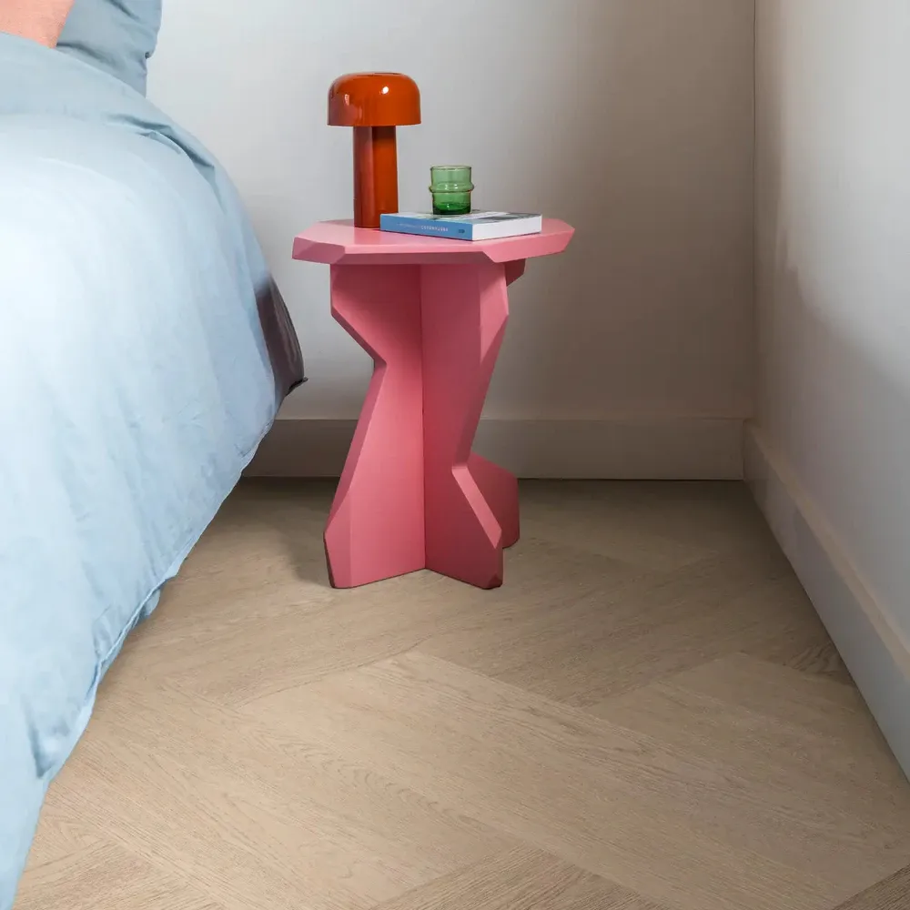 Клеевой BerryAlloc Spirit Soul GD 55 Herringbone Luna в интерьере 1