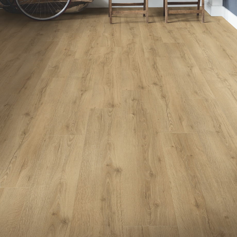 Ламинат Quick-Step Дуб Натуральный Рустикальный CLH4085 Classic в интерьере