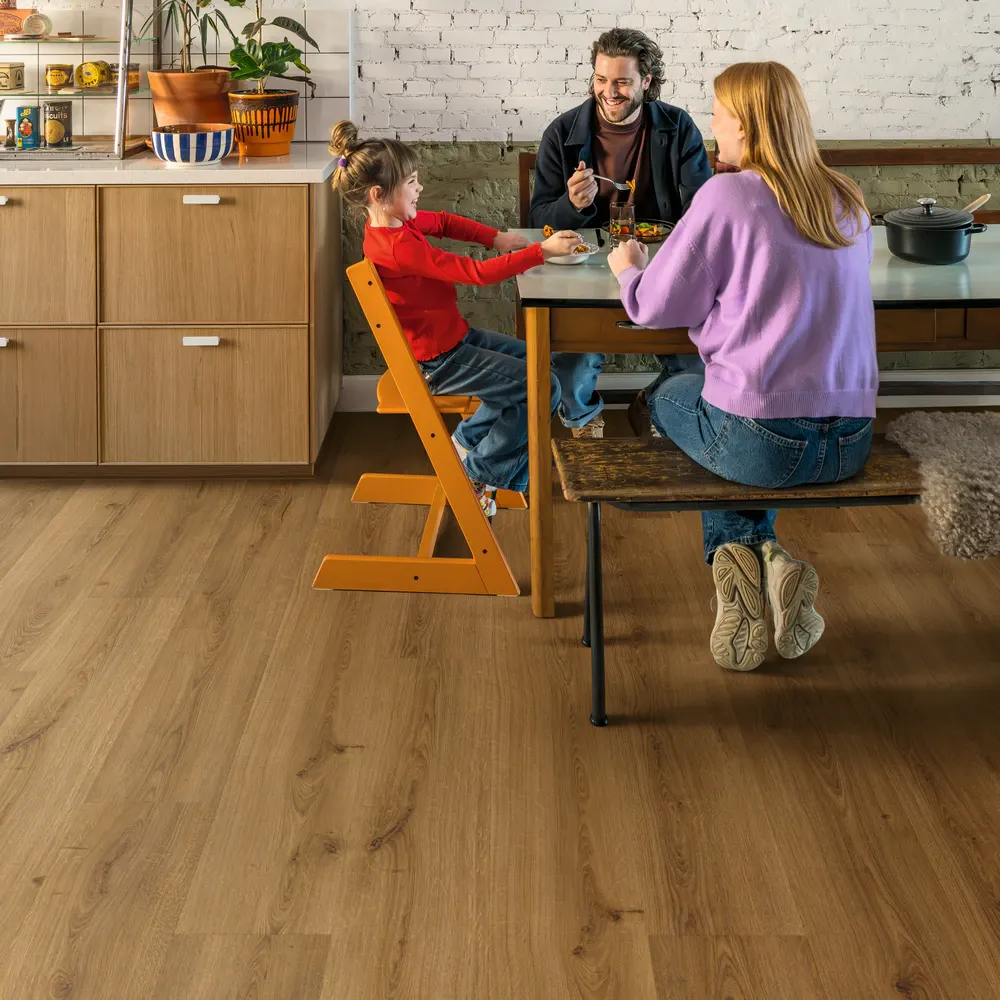 Quick-Step Alpha винил Bloom AVMPU40315 Эко Карамельный в интерьере 1