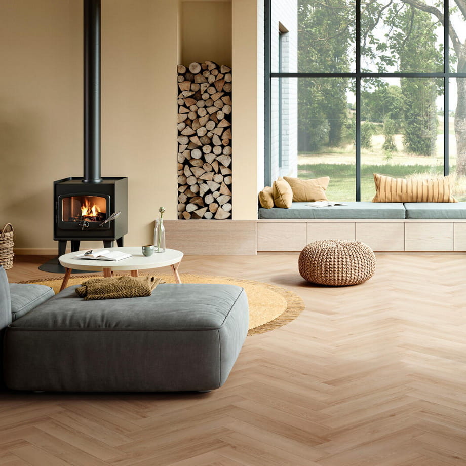 Виниловый пол BerryAlloc Orlando 60002244 Zenn Click Comfort 55 Herringbone в интерьере
