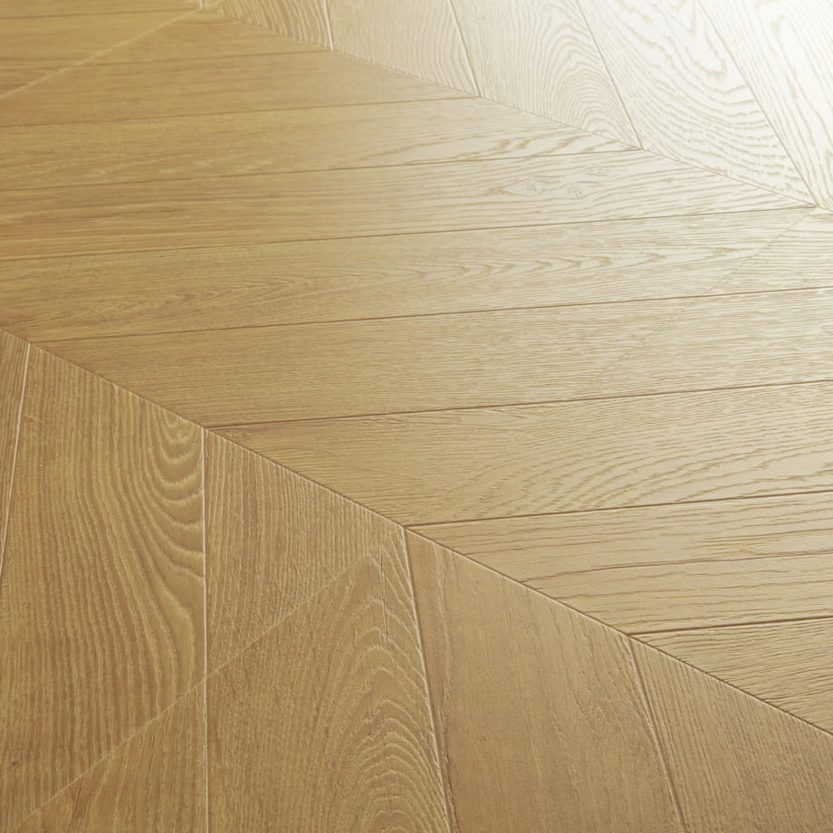 Ламинат Quick-Step Дуб Английский Натуральный CAU4161 Castle Ultra елочкой фактура поверхности