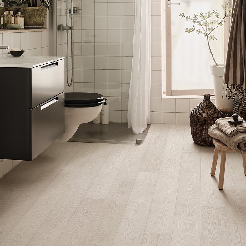 Ламинат Pergo Uppsala Pro L1249-08591 Дуб Белоствольный в интерьере