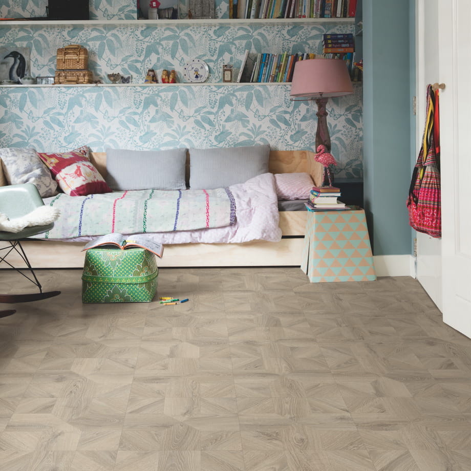 Ламинат Quick-Step Дуб Серый Теплый Брашированный IPU4141 Impressive patterns Ultra в интерьере