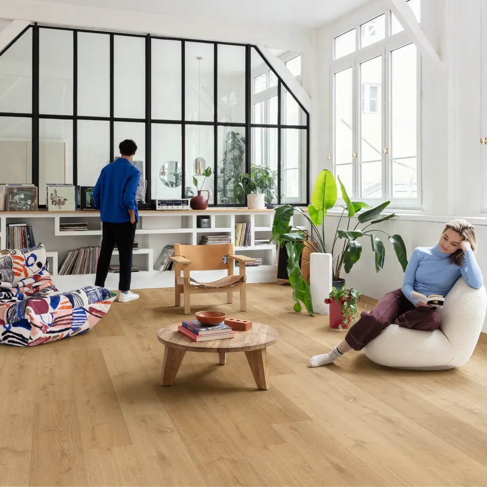 Quick-Step Alpha винил Bloom AVMPU40316 Дуб Элегантный Натуральный в интерьере 3