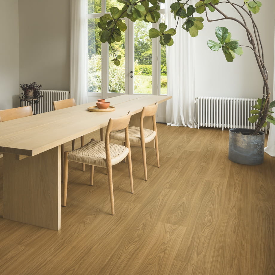 Ламинат Quick-Step Дуб Термо Натуральный CLH5796 Classic в интерьере 1