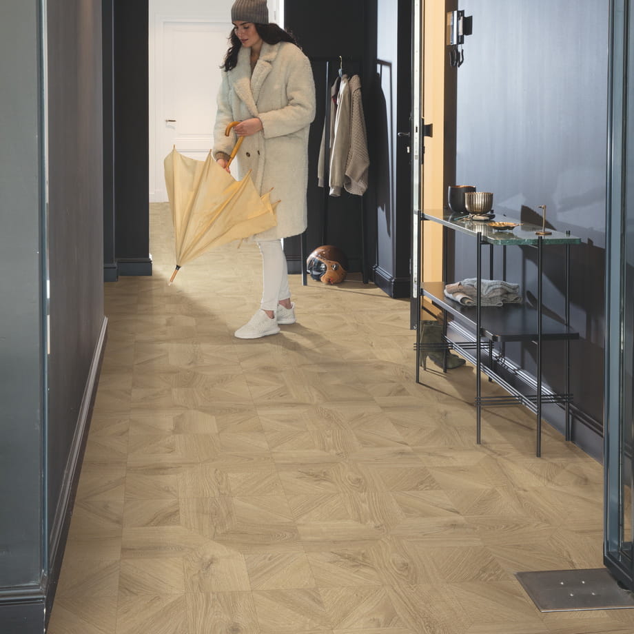 Ламинат Quick-Step Дуб Песочный Брашированный IPU4142 Impressive patterns Ultra в интерьере 4