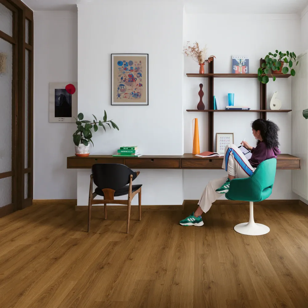 Quick-Step Alpha винил Bloom AVMPU40315 Эко Карамельный в интерьере 3
