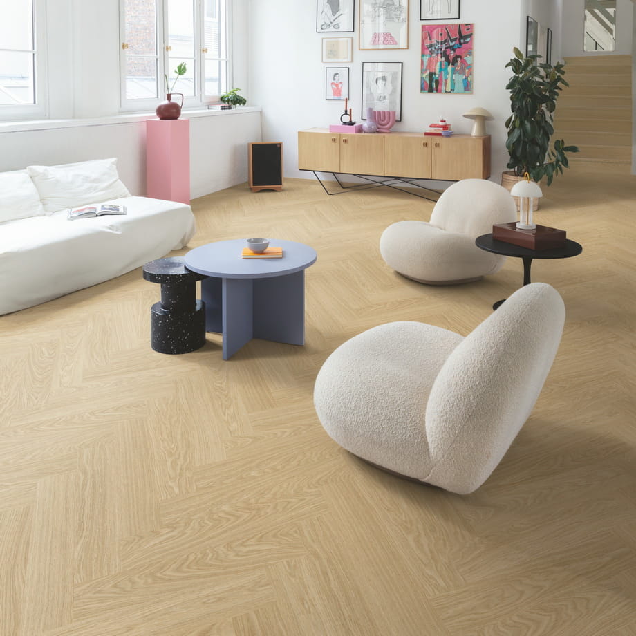 ПВХ-плитка Quick-Step Дуб Чистый Румяный AVHBU40359 Alpha Vinyl Ciro фактура в интерьере 3