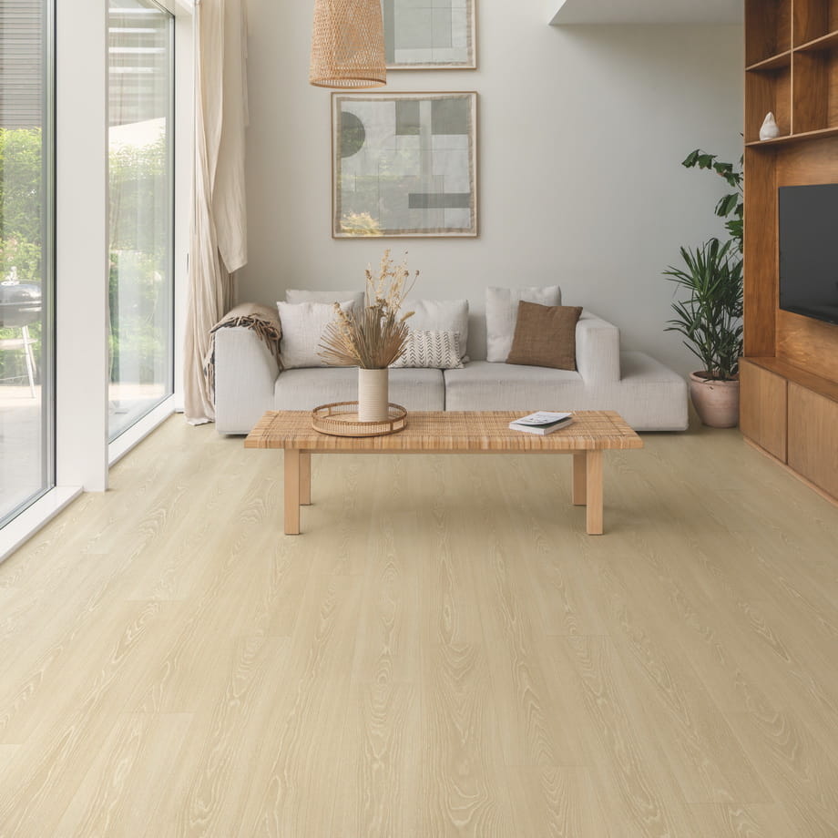 Ламинат Quick-Step Дуб Морозный Бежевый CLH5799 Classic в интерьере