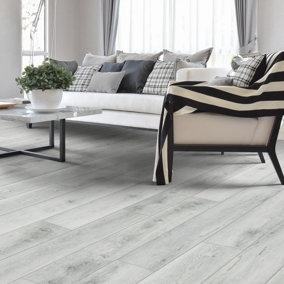 Виниловый пол SPC Floor Mountain Ice 9329 в интерьере