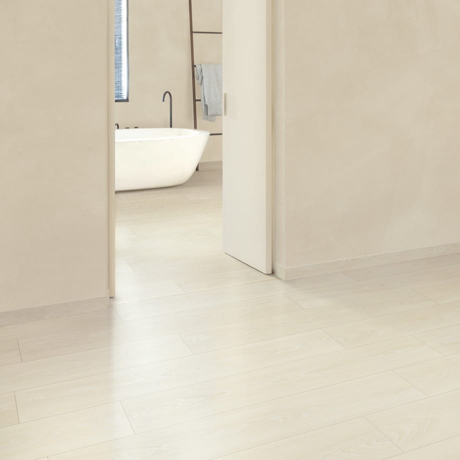 Ламинат Quick-Step Дуб Морозный CLH5798 Classic в интерьере