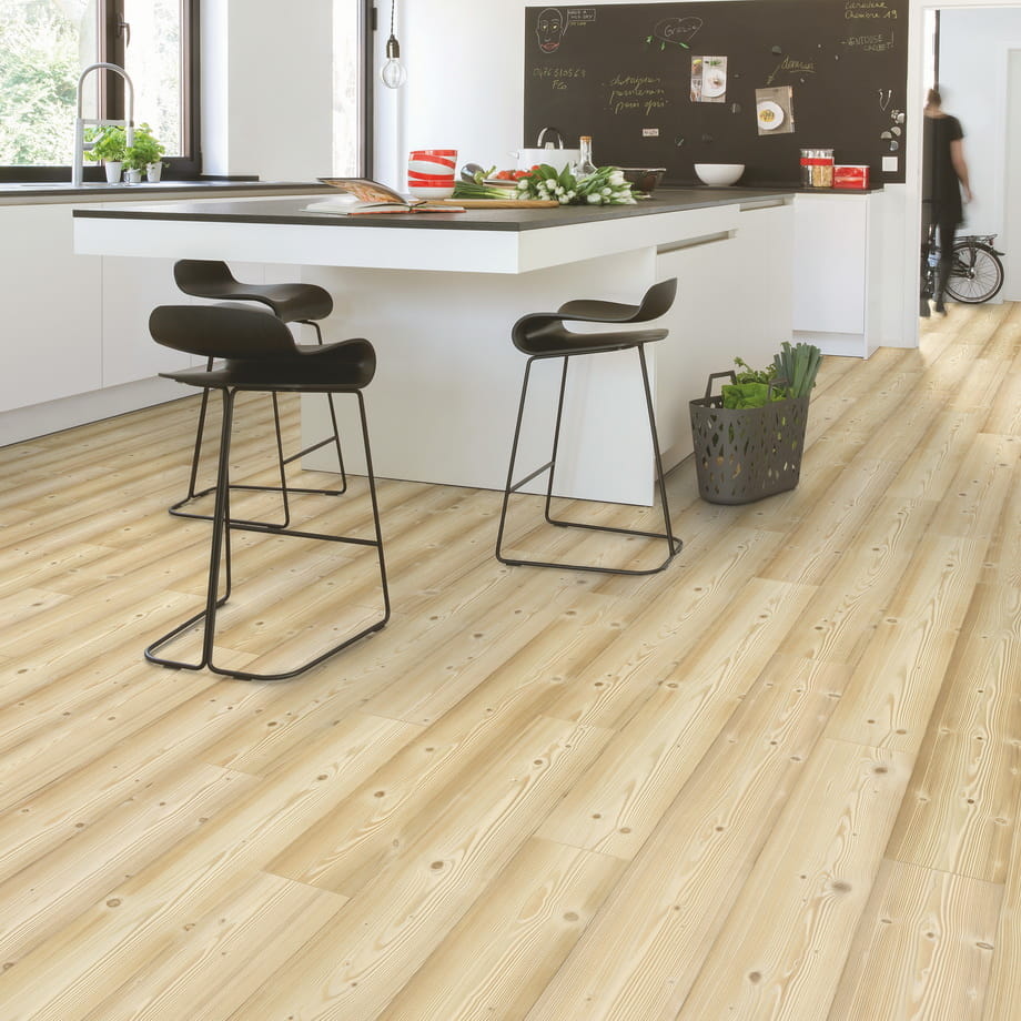 Ламинат Quick-Step Сосна IM1860 Impressive в интерьере