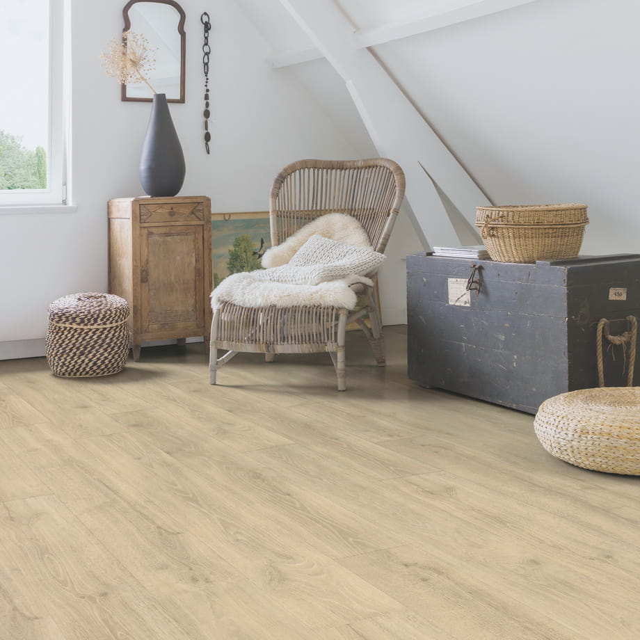 Ламинат Quick-Step Дуб Лесной Массив Бежевый MJ3545 Majestic в интерьере