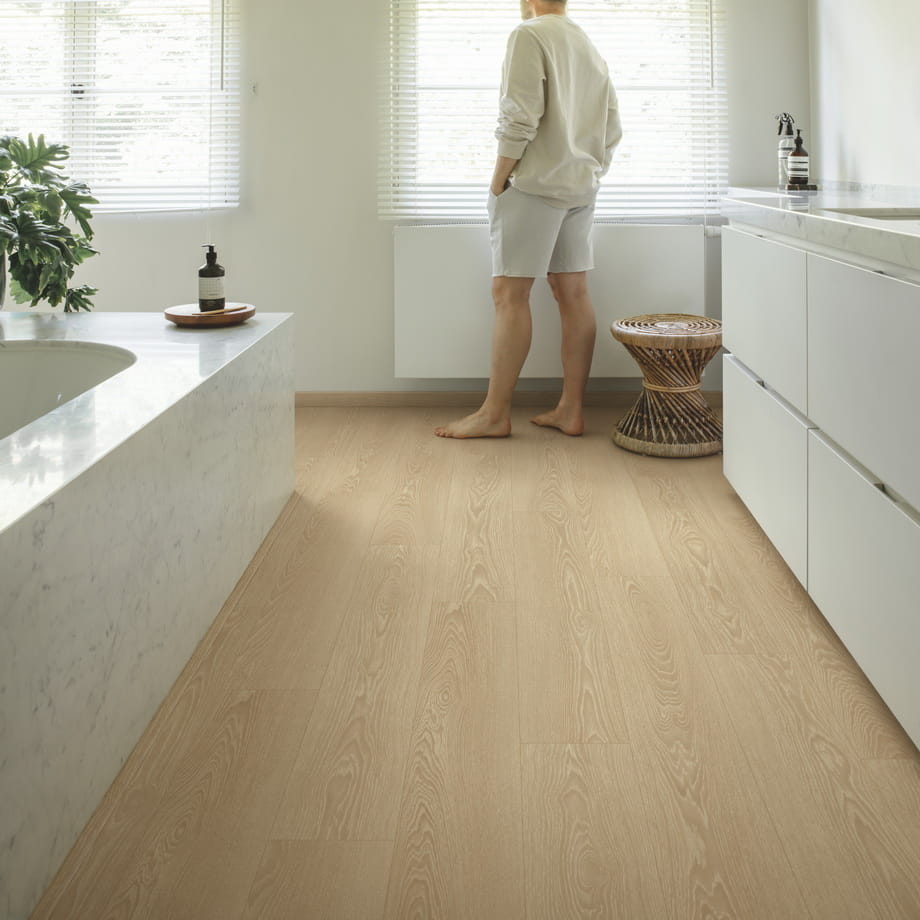 Ламинат Quick-Step Дуб Натуральный Отбеленный CLH4089 Classic в интерьере 2