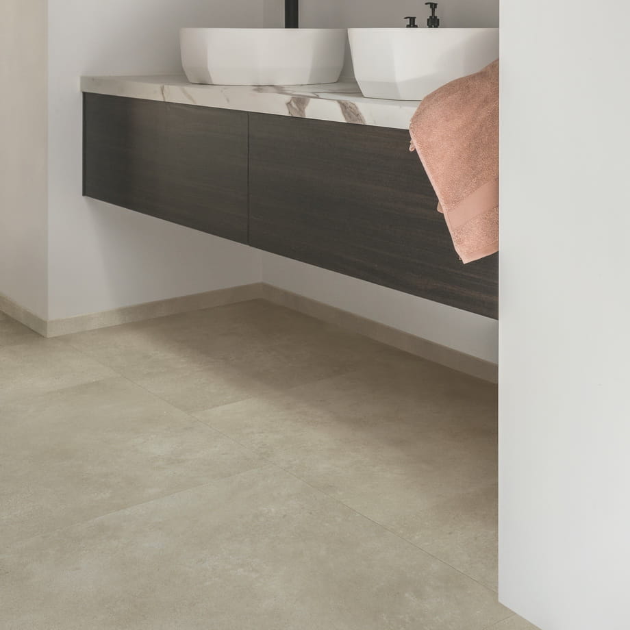 Quick-Step Цемент теплый бежевый SGTC20308 Blush в интерьере 2