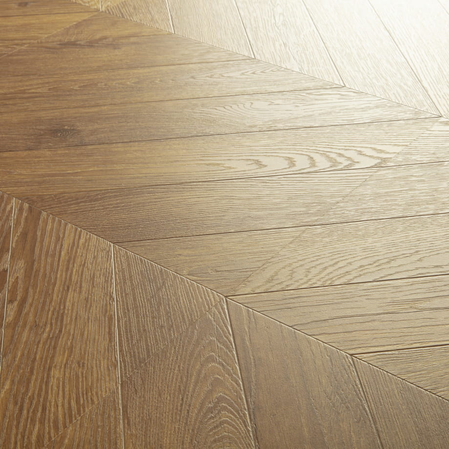 Ламинат Quick-Step Дуб Горчичный CAU4162 Castle Ultra елочкой фактура поверхности