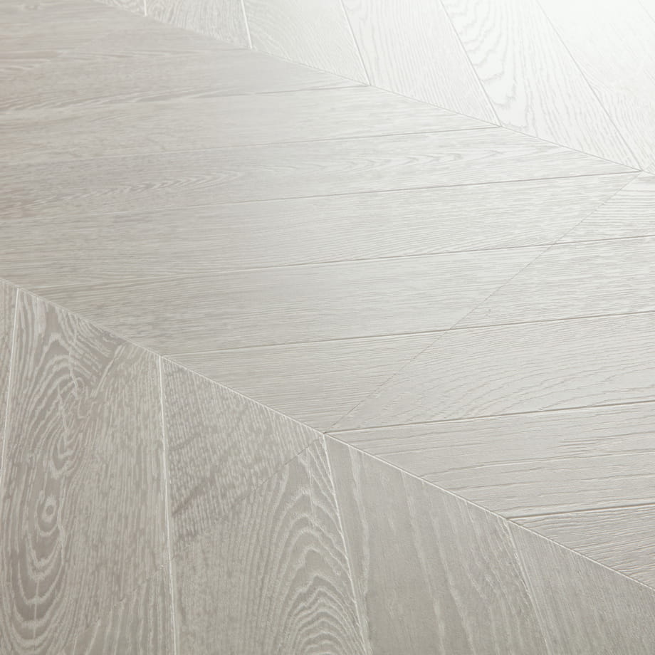 Ламинат Quick-Step Дуб Светло-серый Патина CAU4158 Castle Ultra елочкой фактура поверхности
